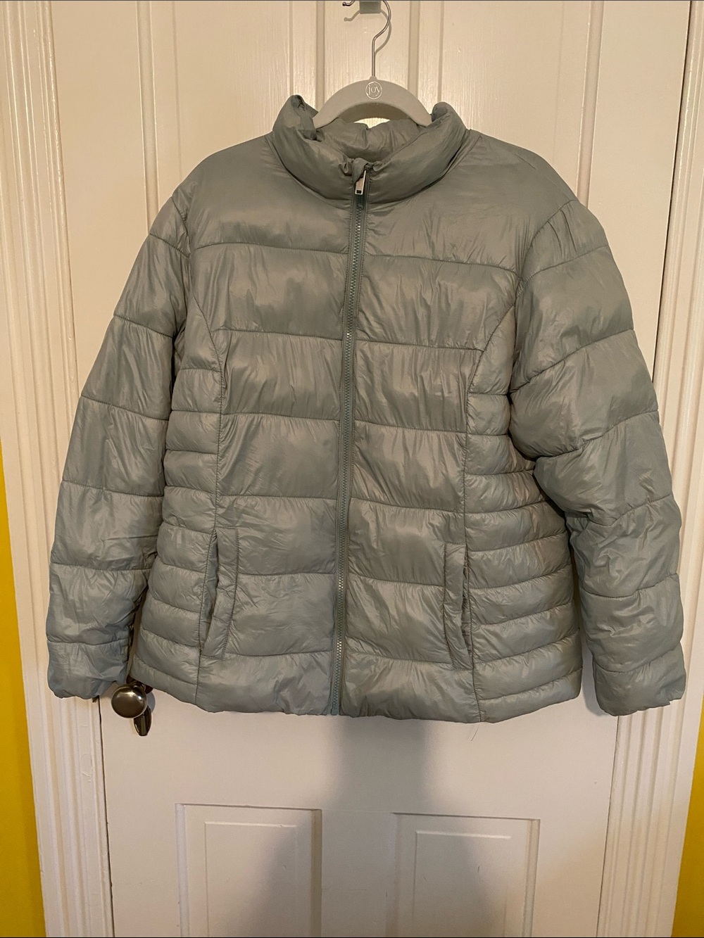 Time and Tru Light Gray Puffer Jacket